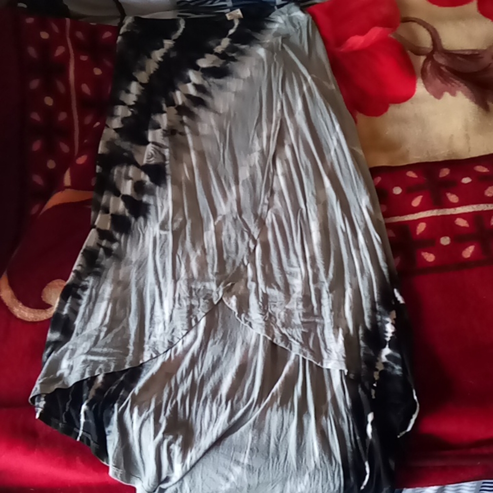 Faded glory blue and white tie-dye skirt